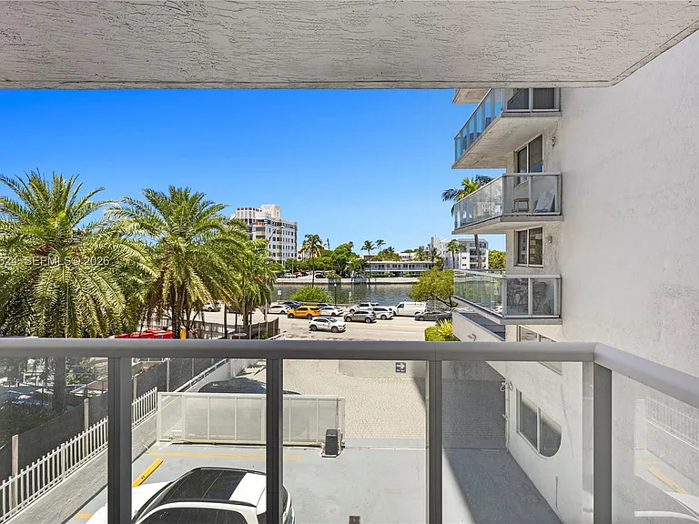 2457 Collins Ave #307 — Photo 17