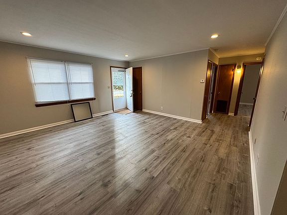 3rd image of 937 E 6th Ave #937