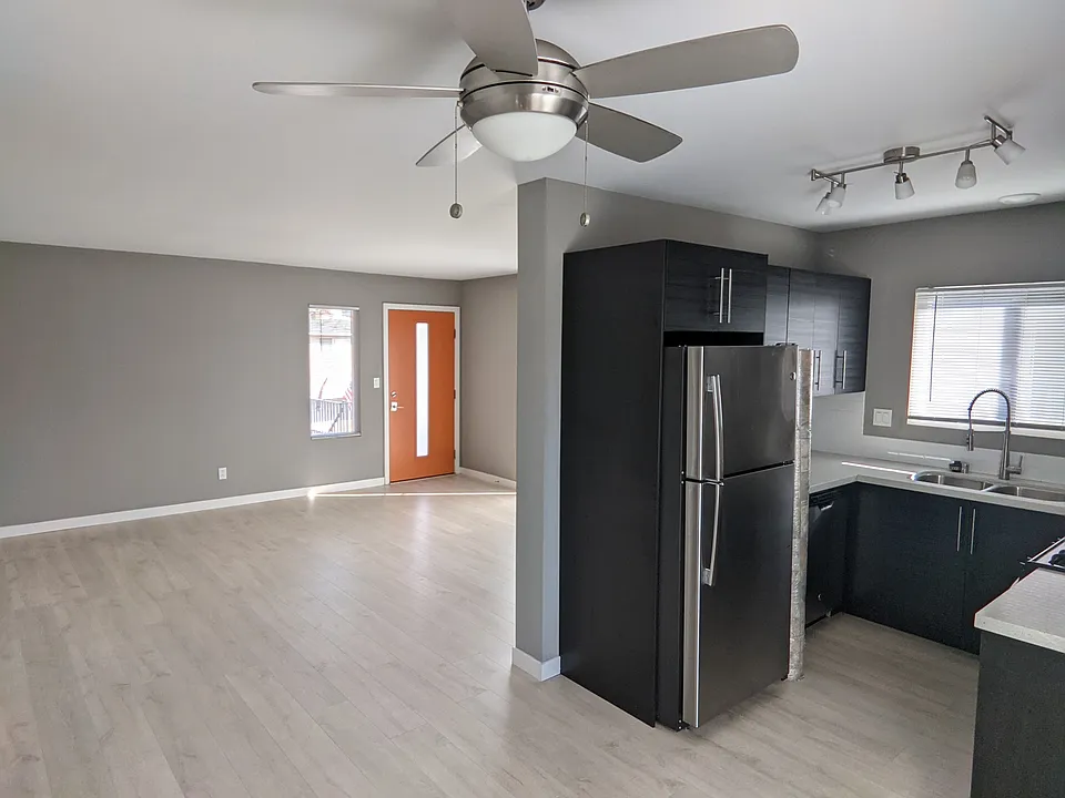 4533 North Ave #5