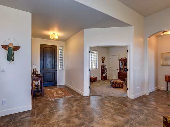 4th image of 2612 Capella Dr