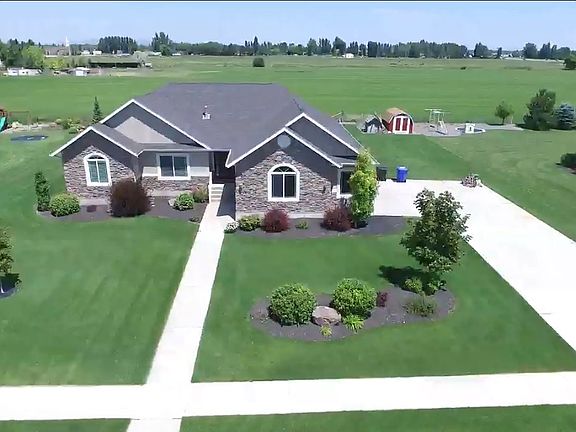3rd image of 1120 Green Willow Dr