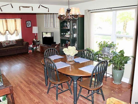 5th image of 231 Meadowlark Dr