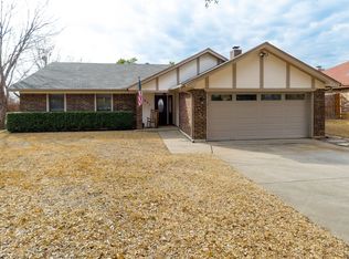 3021 Bluebonnet Ln, Bedford, TX 76021