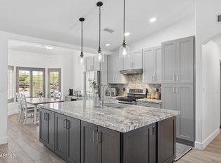 907 N MOUNTAIN Road, Mesa, AZ 85207