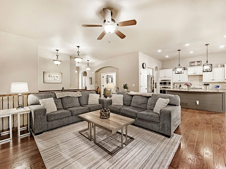 6134 Rennert Dr — Photo 9