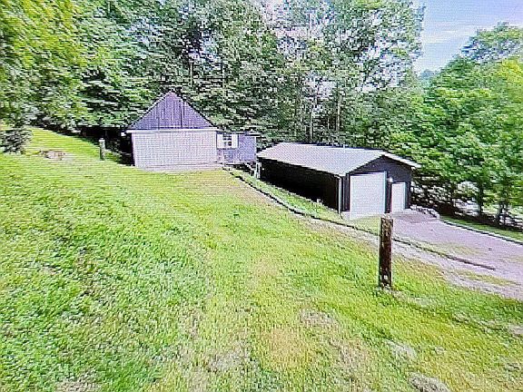 2nd image of 604 1st St