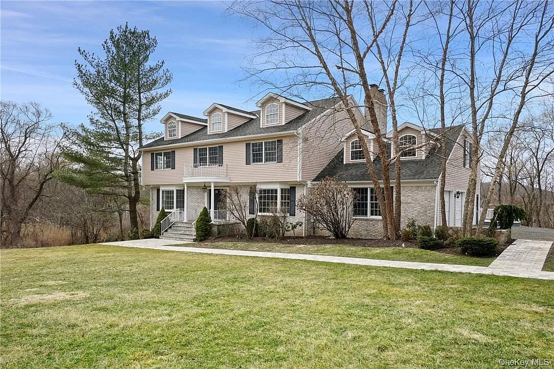 4 bed, 4.0 bath, 4158 sqft, $9,700 — Photo 1