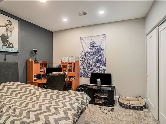 5th image of 978 Tenderfoot Dr