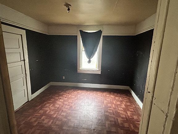 3rd image of 1855 Carolina St