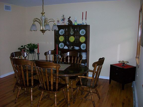 4th image of 33 Northumberland Dr