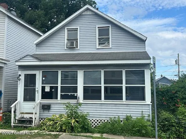 421 7th Avenue, Troy, NY 12182