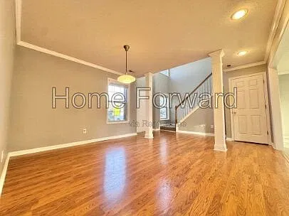 3 bed, 2.5 bath, 2058 sqft, $2,500 — Photo 3