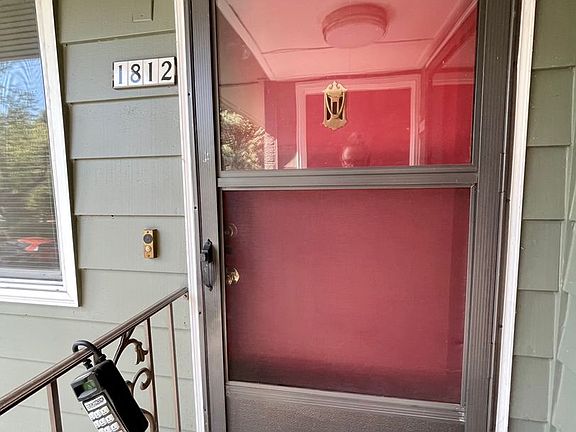 3rd image of 1812 NE Schuyler St #0