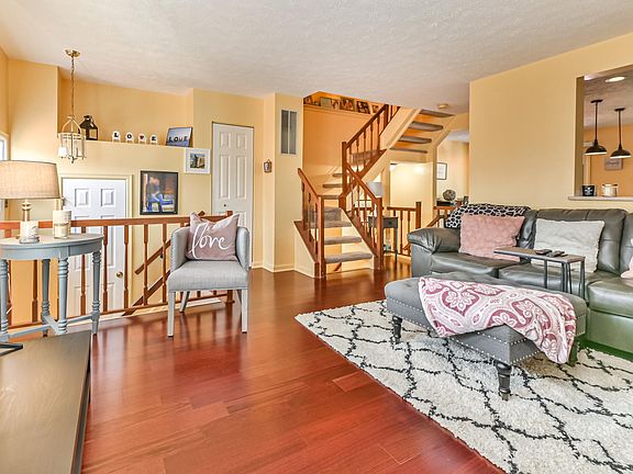 5th image of 248 Clearbrook Ct