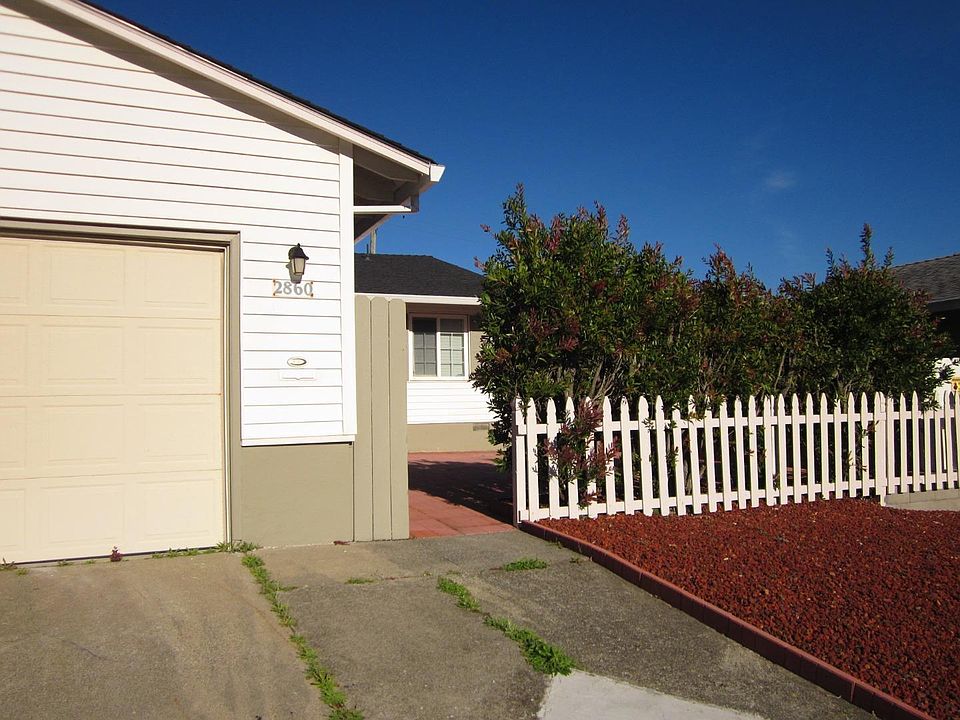 1st image of 2860 Medina Dr