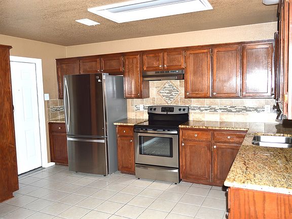 5th image of 4105 Whispering Oak Dr