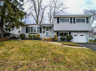 4 Hastings Rd, Old Bridge, NJ 08857