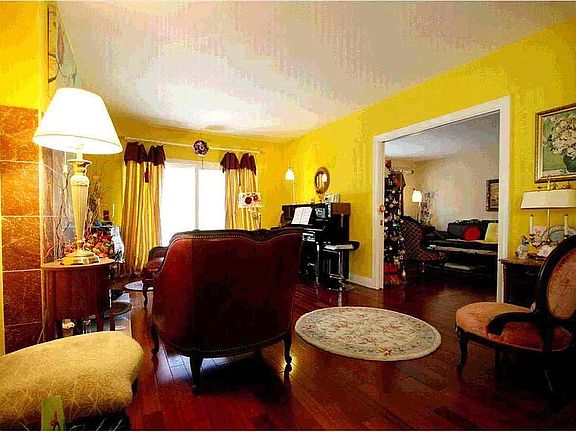 2nd image of 4763 Sutcliff Ave