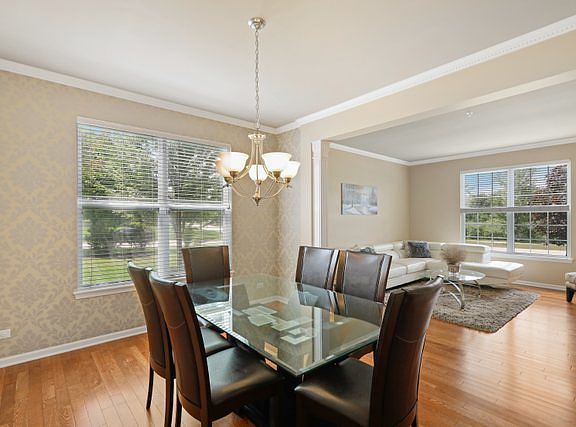 5th image of 1487 Essex Dr