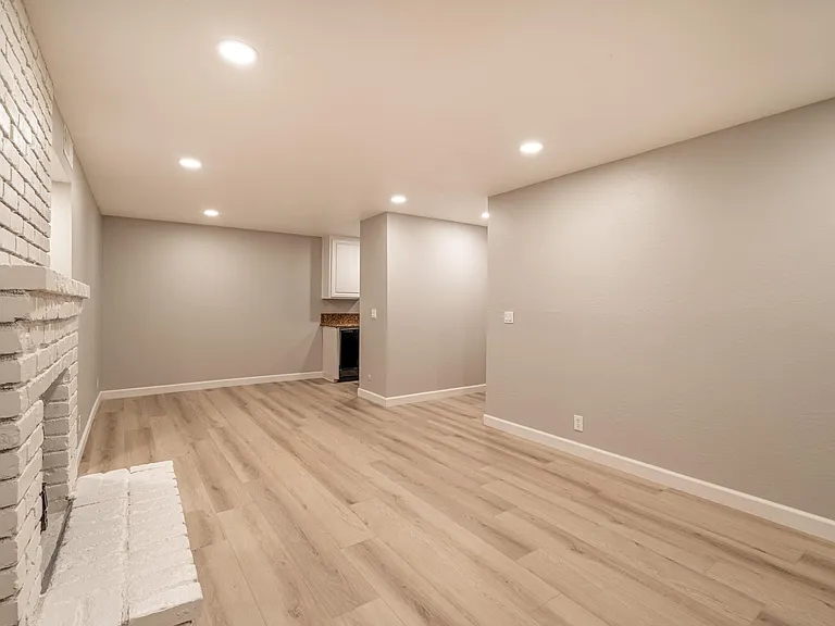 2712 E Street — Photo 3