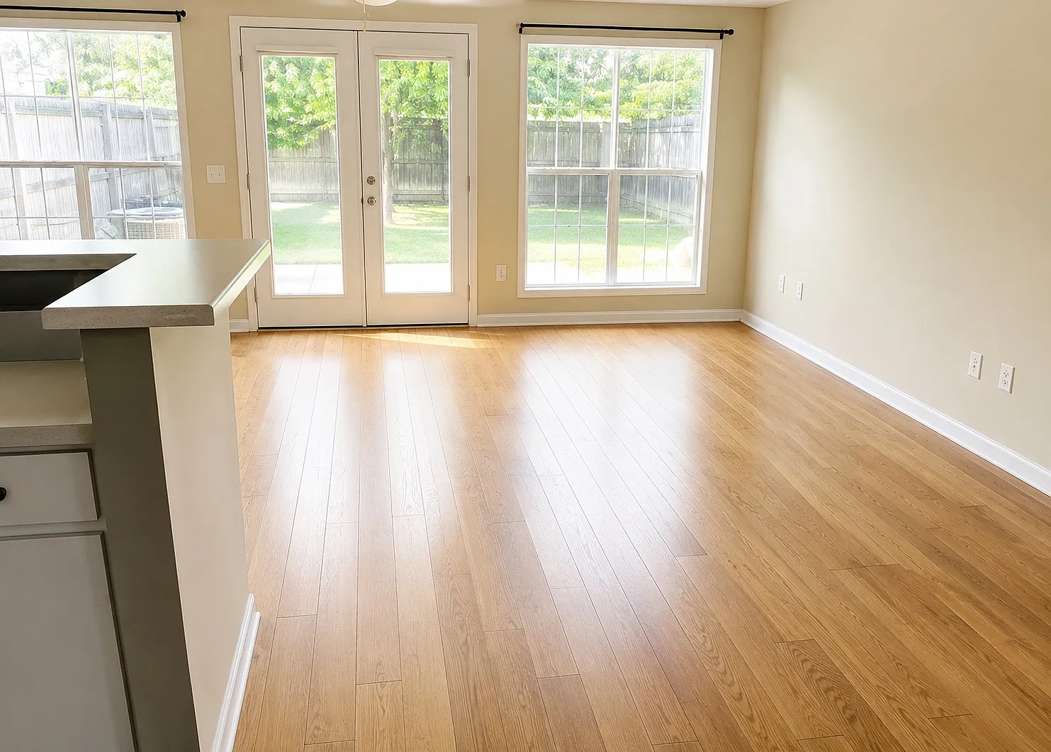 102 N Springview Dr — Photo 4