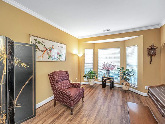 4th image of 517 White Stone Way
