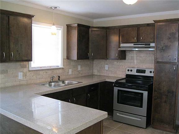 4th image of 5594 Haywood Dr