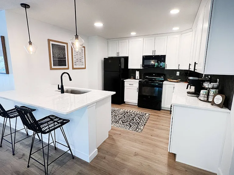 Indian Lookout Apartments — Photo 8