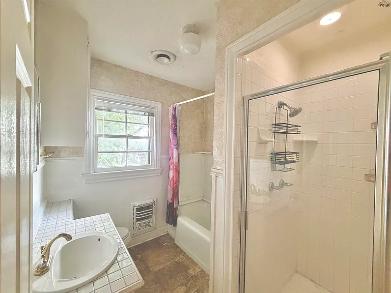 1820 Ardath Ave — Photo 17