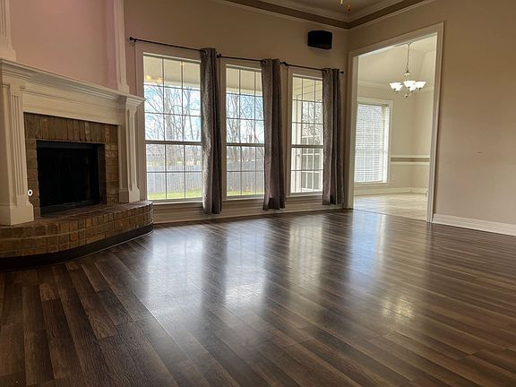 4th image of 2457 Brookside Dr