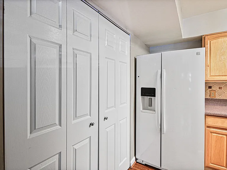 4906 Columbia Rd #8 — Photo 9
