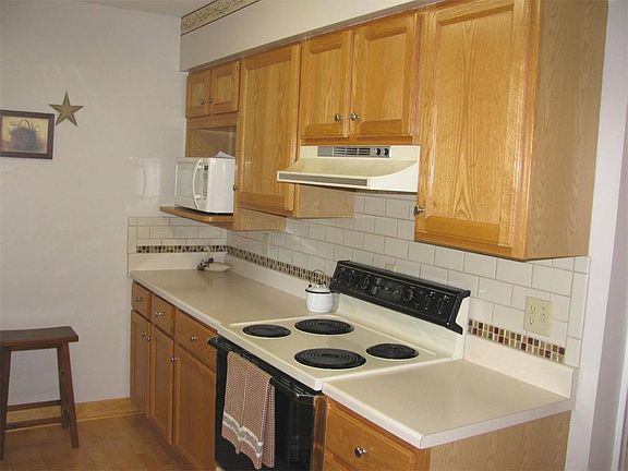 4th image of 326 N 6th St