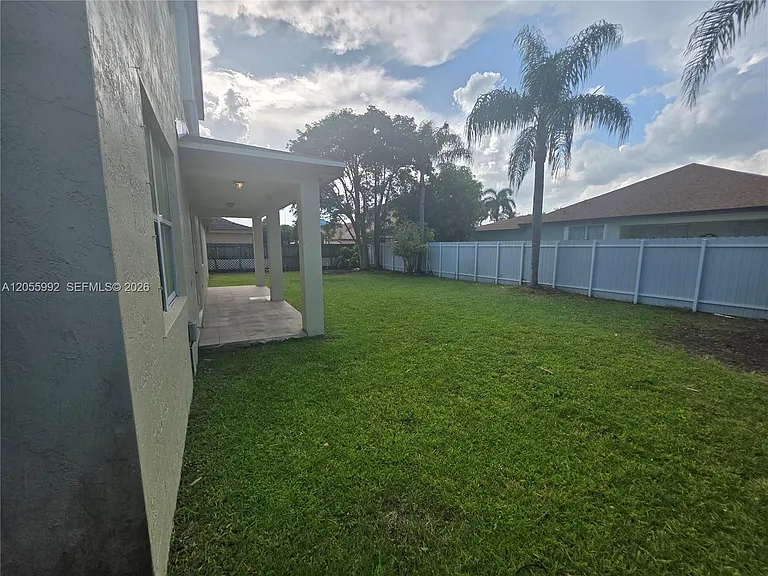 12745 SW 204th Ln — Photo 28