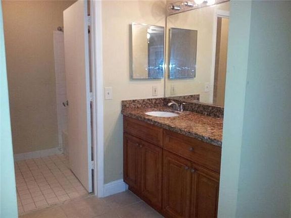 5th image of 1008 The Pointe Dr