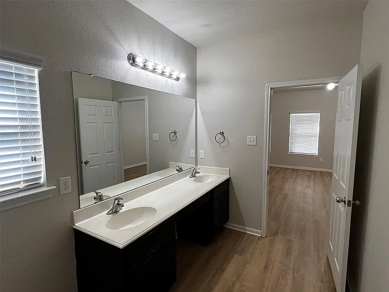 10621 Sunflower Dr — Photo 14