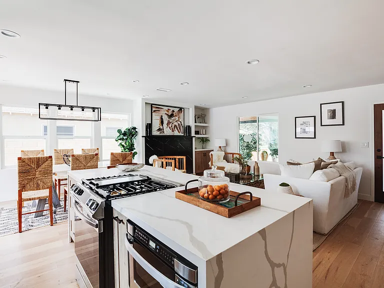 14322 W Collins St — Photo 9