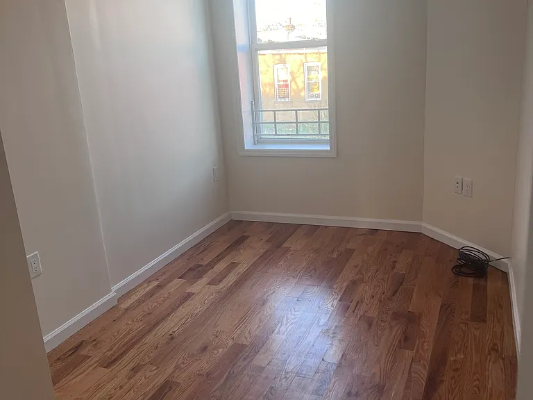 499 Linwood St #2 — Photo 6