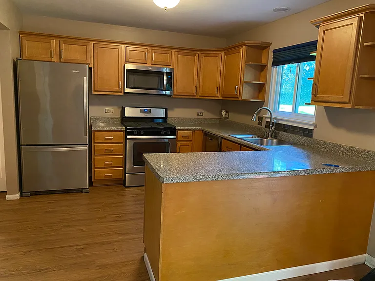 210 Wellington Cir — Photo 3