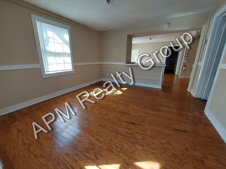 1221 King St — Photo 13
