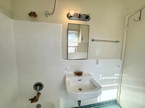 470 S Mariposa Ave #16 — Photo 11