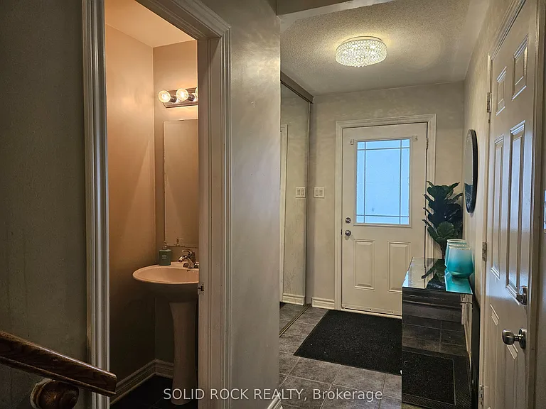 255 Catamount Ct — Photo 4