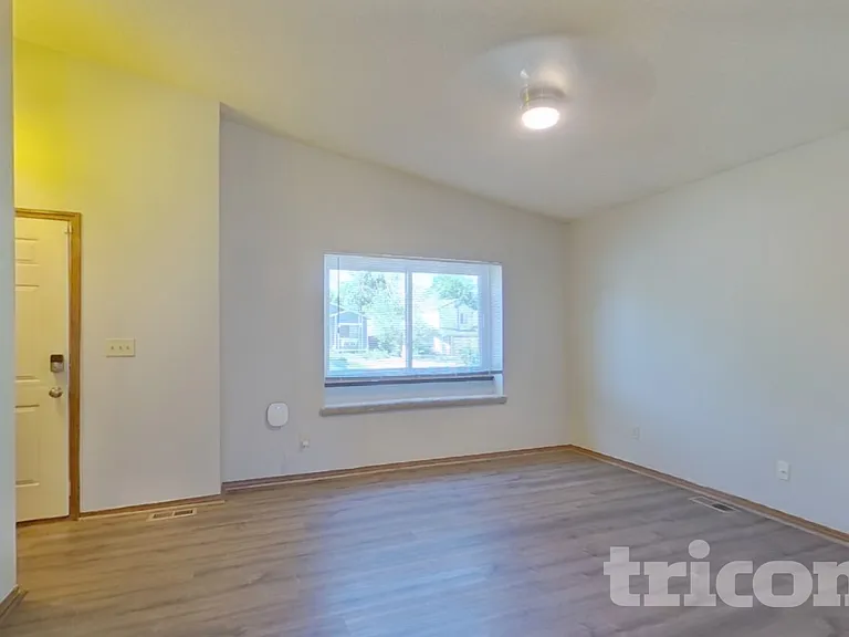 5545 Alma Ter — Photo 3