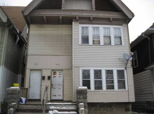 4424 W Lloyd St, Milwaukee, WI 53208
