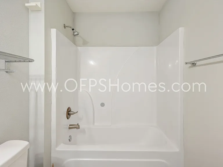824 Valley Rd — Photo 24
