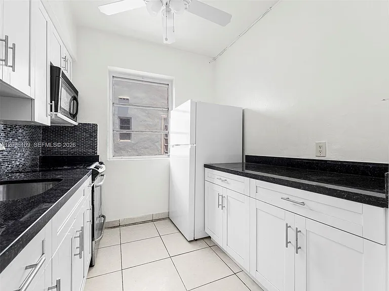 821 Jefferson Ave #3 — Photo 17