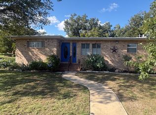 108 E Taggard St, Burnet, TX 78611