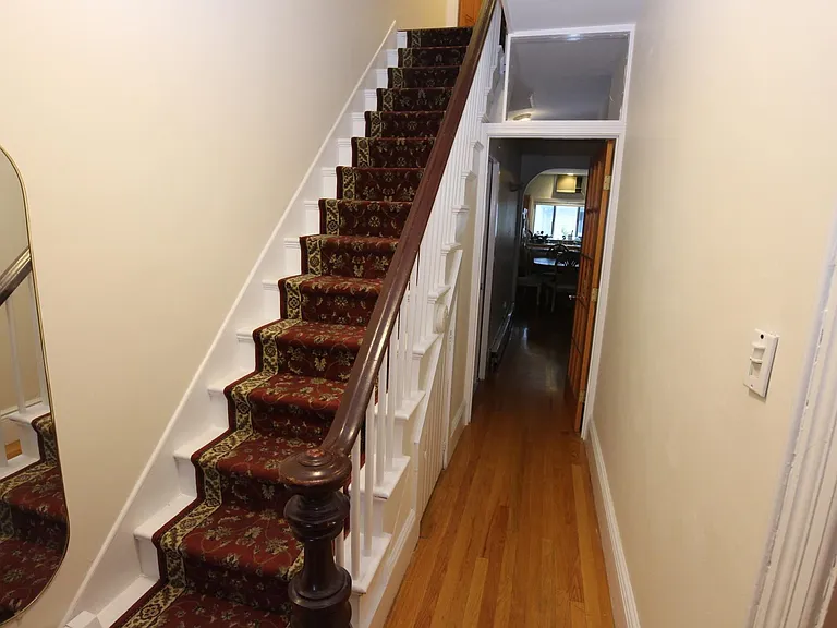 Western Ave — Photo 11