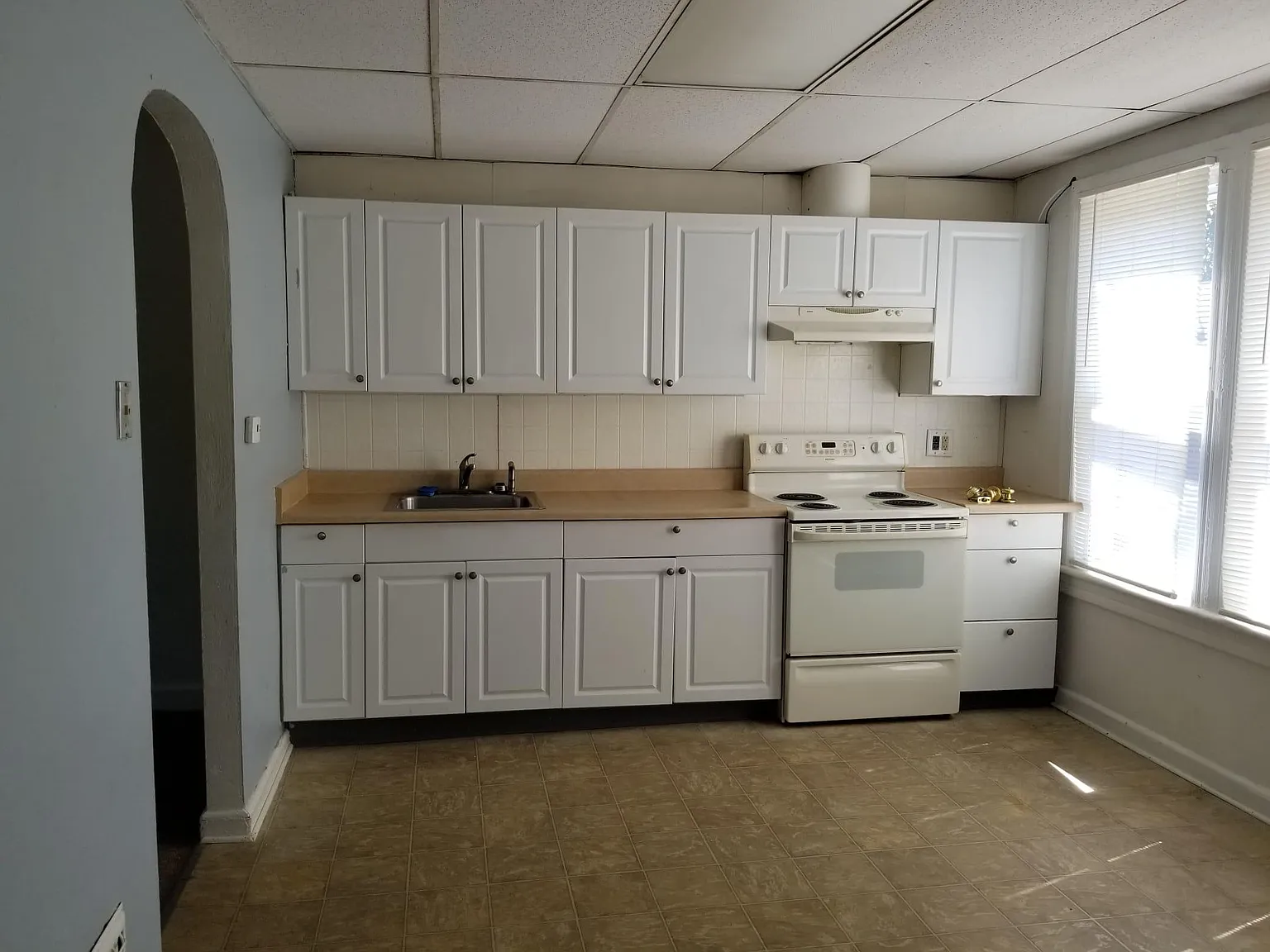2 bed, 850 sqft, $1,700 — Photo 3