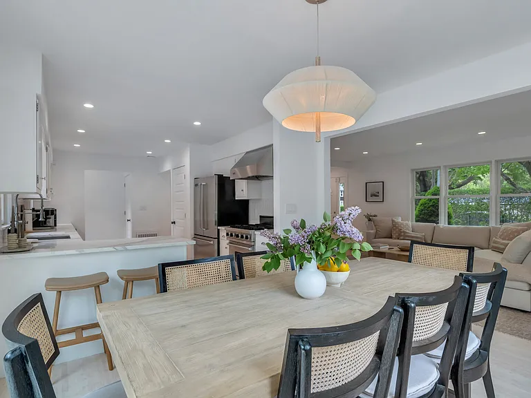 10 Barsdis Ln — Photo 8