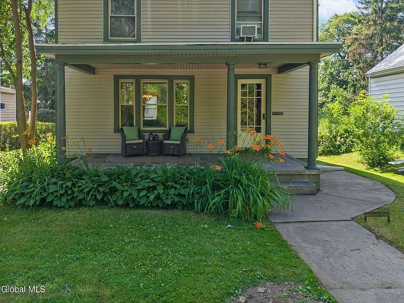 4th image of 1045 Balltown Road